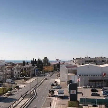 Deluxe Οροφοδιαμέρισμα Με Υδρομασάζ Κ' Ταρατσόκηπο Patras Exterior foto
