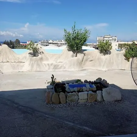 Deluxe Οροφοδιαμέρισμα Με Υδρομασάζ Κ' Ταρατσόκηπο Patras Exterior foto