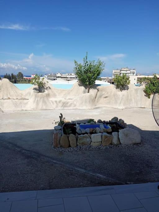 Deluxe οροφοδιαμέρισμα με υδρομασάζ κ' ταρατσόκηπο *